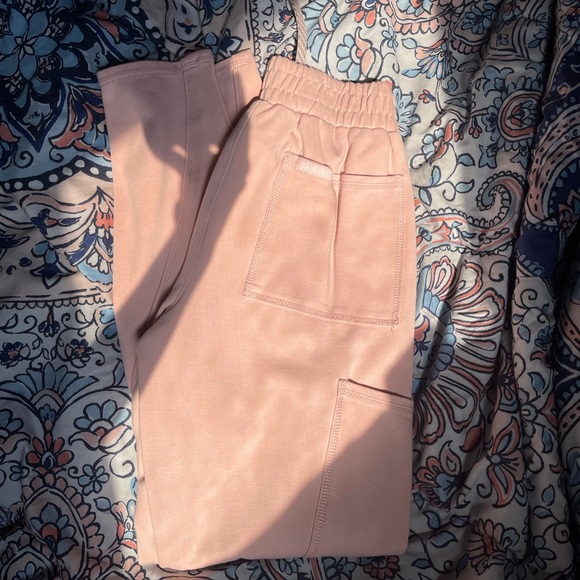 SOLD ✅ Jaanuu Blushing Pink Scrub Set 🌸 - Picture 3 of 5